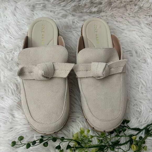 COLE HAAN All Day Bow Suede Clogs in Cream Platform Heel size 7B Womens‎ - Picture 2 of 9